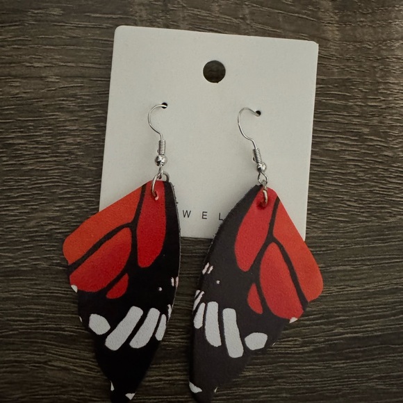 Butterfly Wing Earrings For Women (NWT)
Acrylic.
Lightweight. - Picture 1 of 3